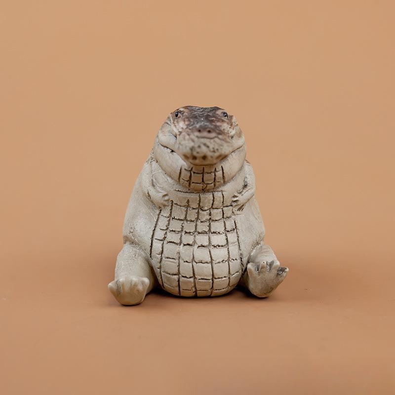 Cute Mini Alligator Figurine, Resin Ornament, Desktop Decoration for Home Office, Home Decor Supplies, Gift for Friend & Family