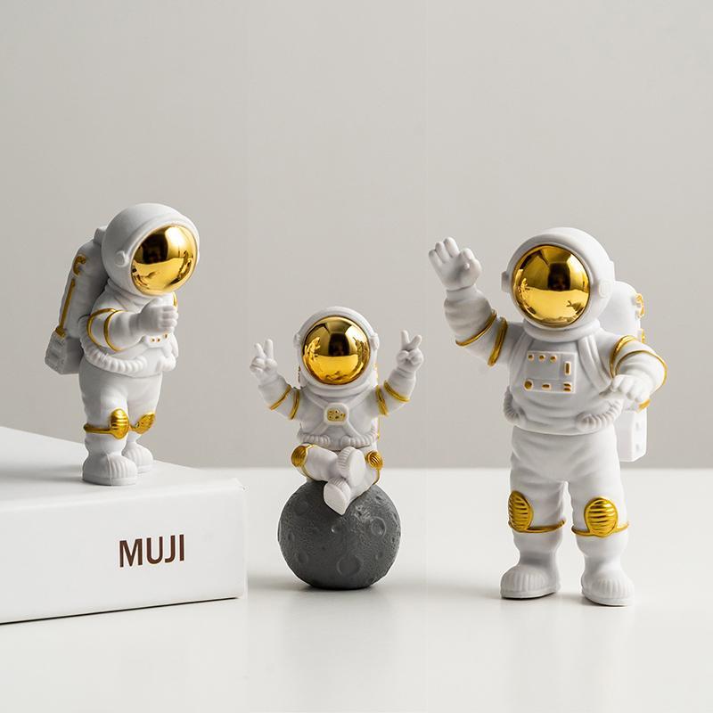 Astronaut Design Decorations, 3 Counts Creative Mini Astronaut Model Ornament Set, Desktop Decoration for Home Office Bedroom, Home Decor Supplies, Room Decor