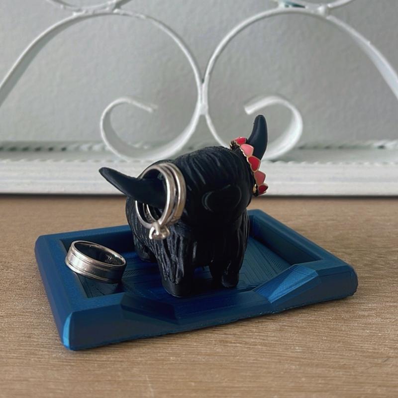 Personalized Highland Cow Ring Holder with Bed Dish - Farmhouse Decor Jewelry Organizer for Men and Women - Lightweight Plastic - Gift for Her or Him - Racks