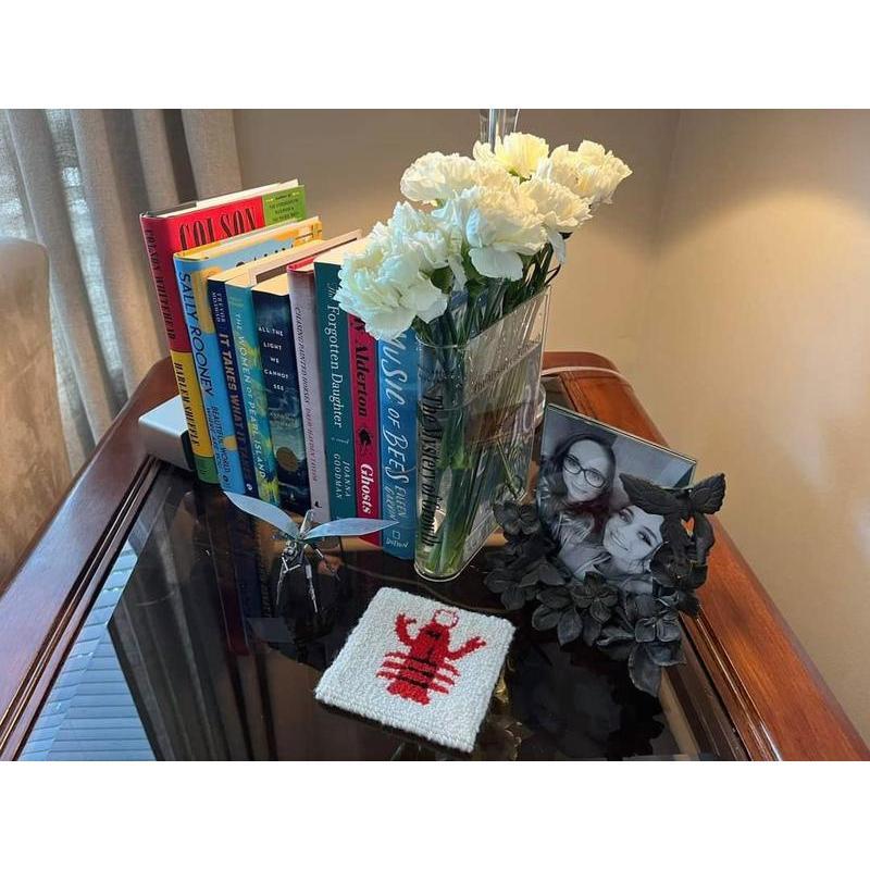 Bookend Vase for Flowers! Cute Decor for Book Lovers, Acrylic Vase with Artistic Flavor for Office