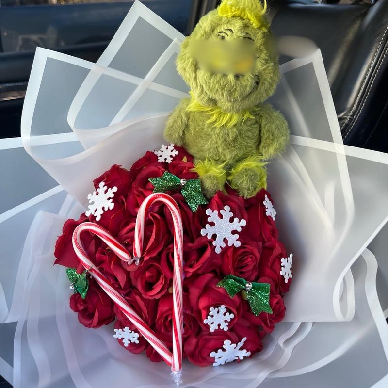 Grinchmas Eternal Bouquet