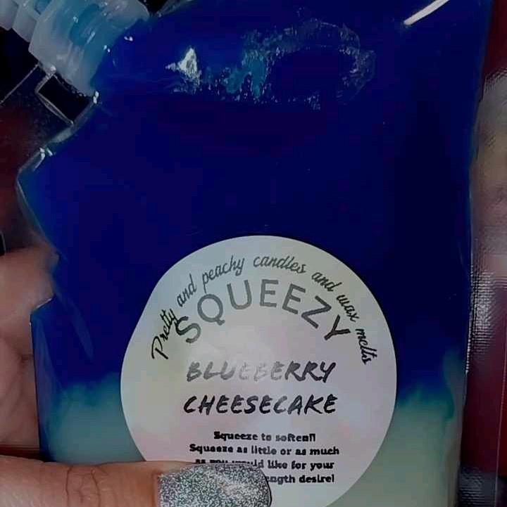 Squeezys (squeezable wax melts)